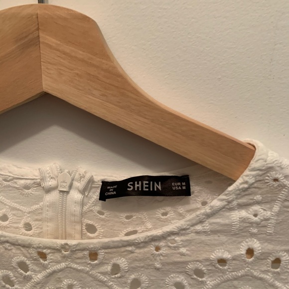 Pretty eyelet Shein top - Picture 3 of 4